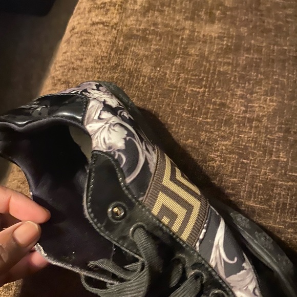 Versace Black and White Floral Sneakers - Picture 4 of 16